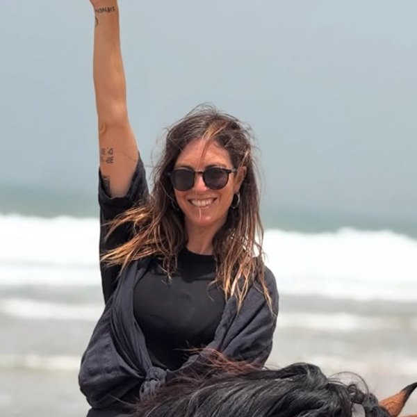 Marta, trésorière adjointe, sur la plage d’Essaouira